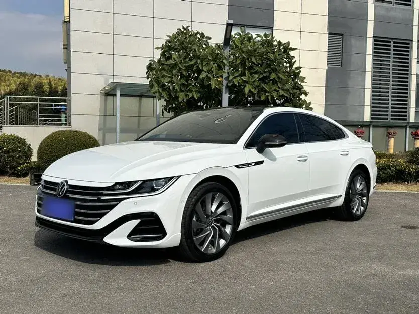2023 Volkswagen CC 2.0T 220HP L4 7DCT