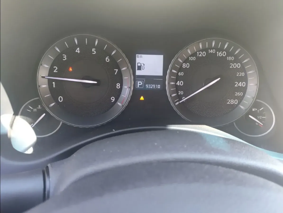 2015 Infiniti Q70 2.5L 222HP V6 7AT,autocango,china used car exporter,china ev exporter,chinese used car exporter,chinese used ev exporter