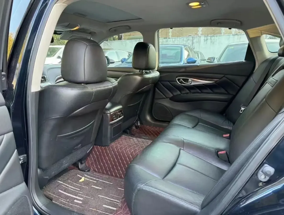 2015 Infiniti Q70 2.5L 222HP V6 7AT,autocango,china used car exporter,china ev exporter,chinese used car exporter,chinese used ev exporter