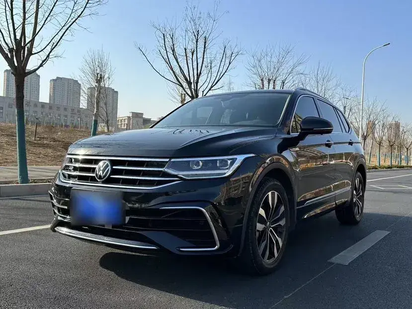 2023 Volkswagen Tiguan L 2.0T 186HP L4 7DCT
