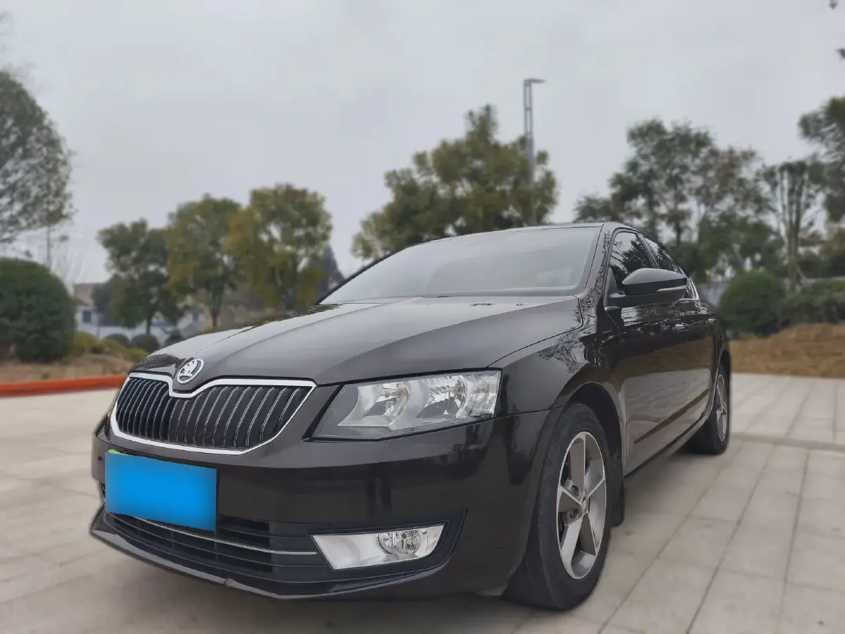 2016 Skoda Octavia 1.6L 110HP L4 5MT