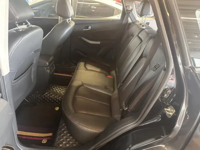 2018 Venucia T70 2.0L 144HP L4 CVT,autocango,china used car exporter,china ev exporter,chinese used car exporter,chinese used ev exporter