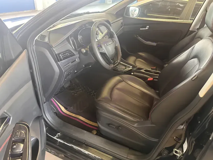 2018 Venucia T70 2.0L 144HP L4 CVT,autocango,china used car exporter,china ev exporter,chinese used car exporter,chinese used ev exporter