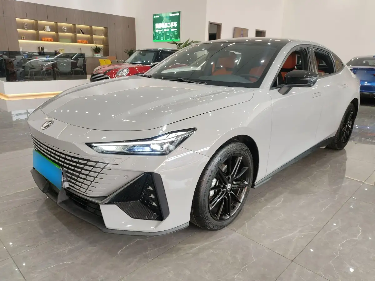 2022 ChangAn UNI-V 1.5T 188HP L4 7DCT