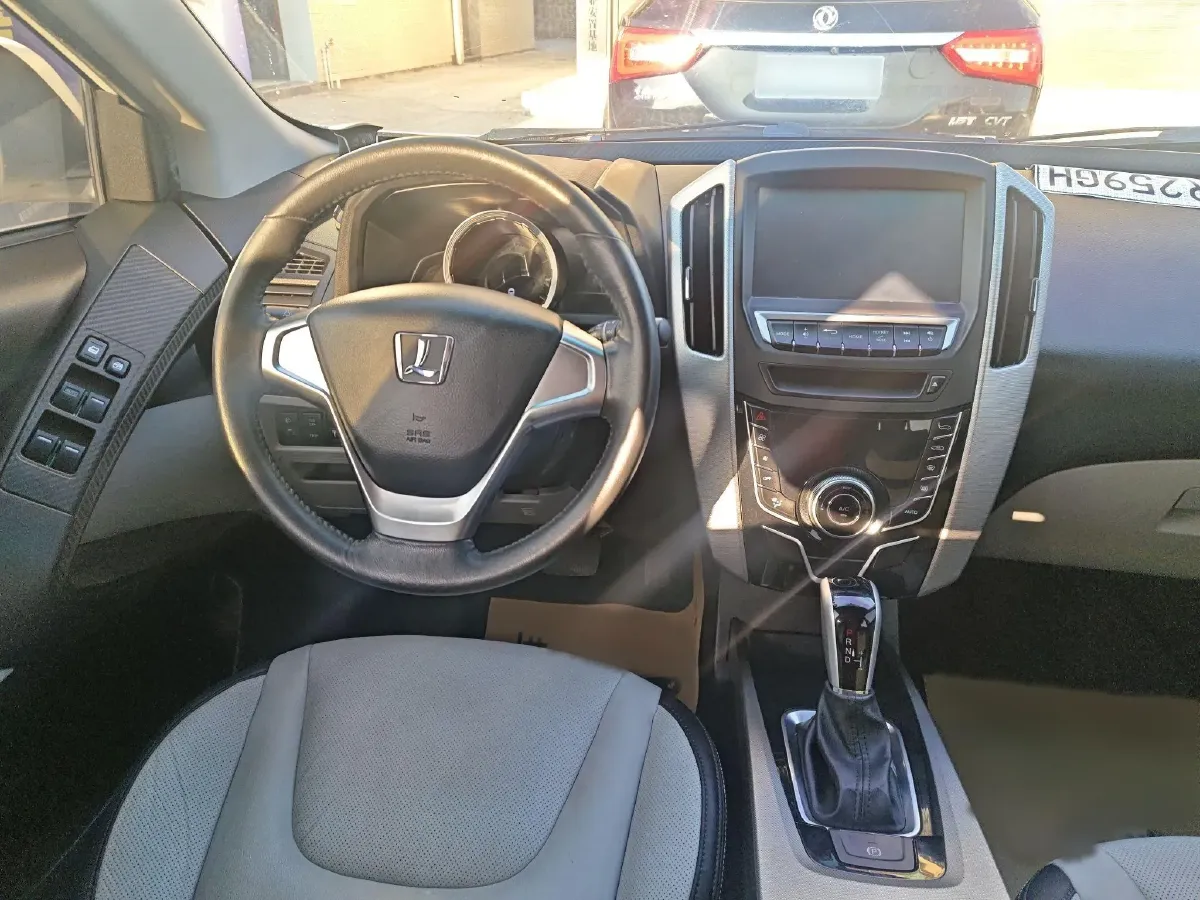 2014 Luxgen 6 SUV 1.8T 158HP L4 5AT,autocango,china used car exporter,china ev exporter,chinese used car exporter,chinese used ev exporter