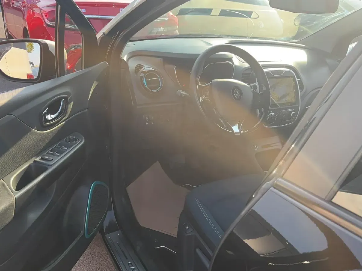 2015 Renault Captur 1.2T 116HP L4 6DCT,autocango,china used car exporter,china ev exporter,chinese used car exporter,chinese used ev exporter