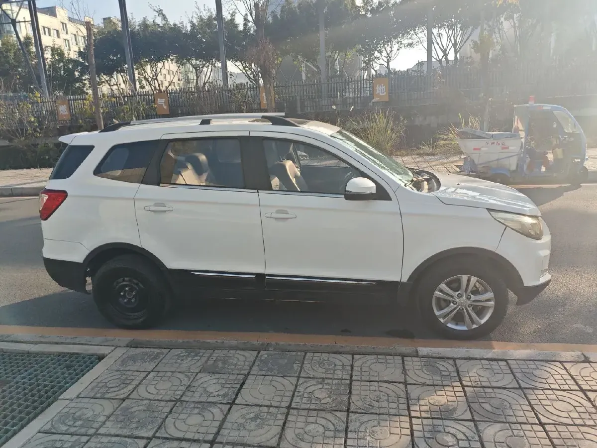 2017 BAIC Hyosow S3 1.5L 113HP L4 5MT,autocango,china used car exporter,china ev exporter,chinese used car exporter,chinese used ev exporter