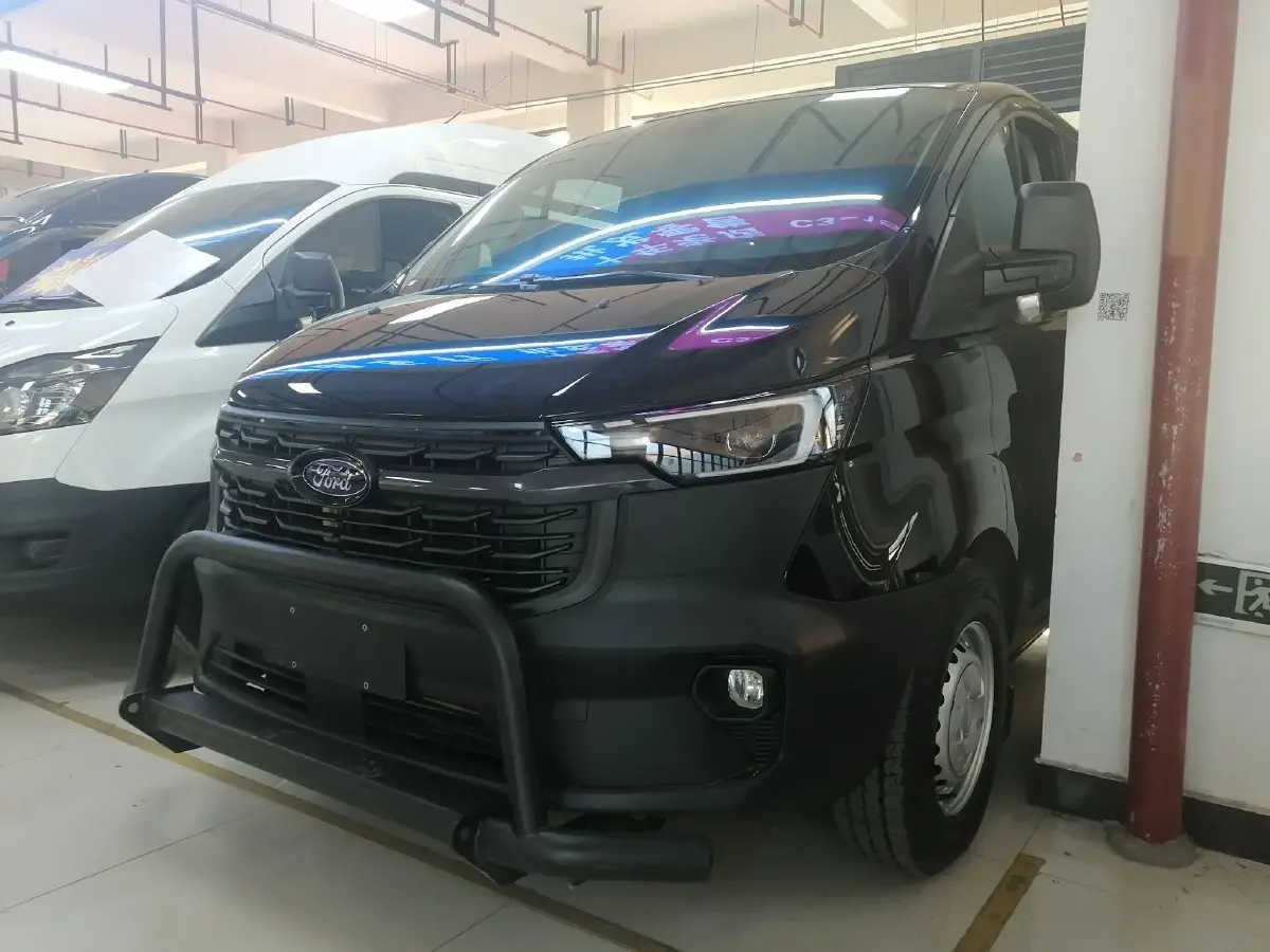 2023 Ford Transit 2.0T 143HP L4 5MT