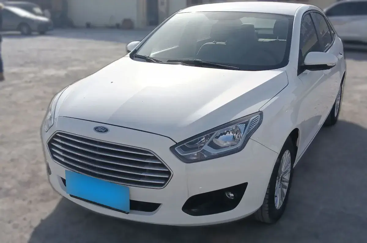 2015 Ford Escort 1.5L 113HP L4 6AT