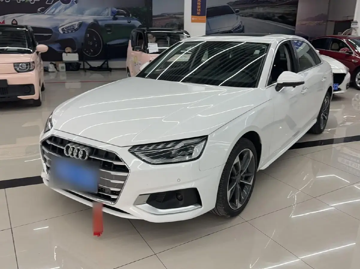 2022 Audi A4L 2.0T 190HP L4 7DCT