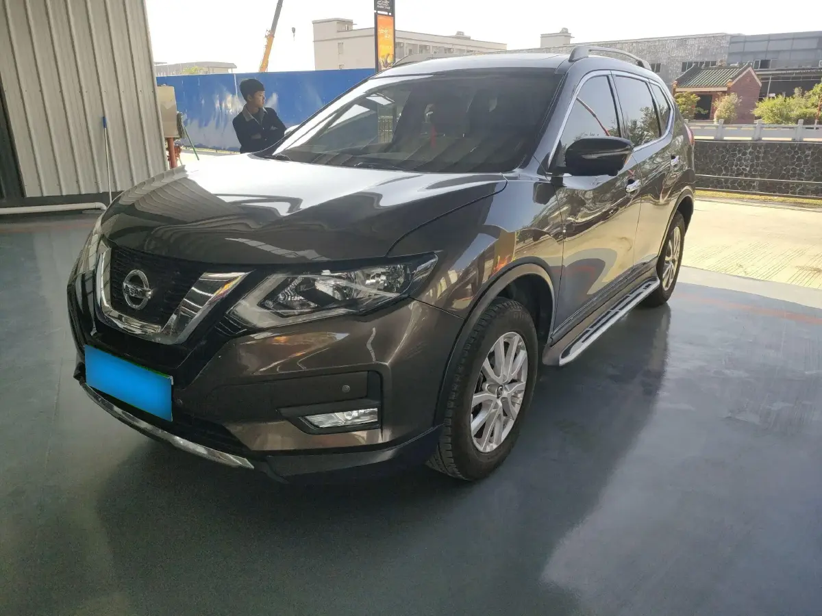2017 Nissan X-Trail 2.0L 150HP L4 CVT
