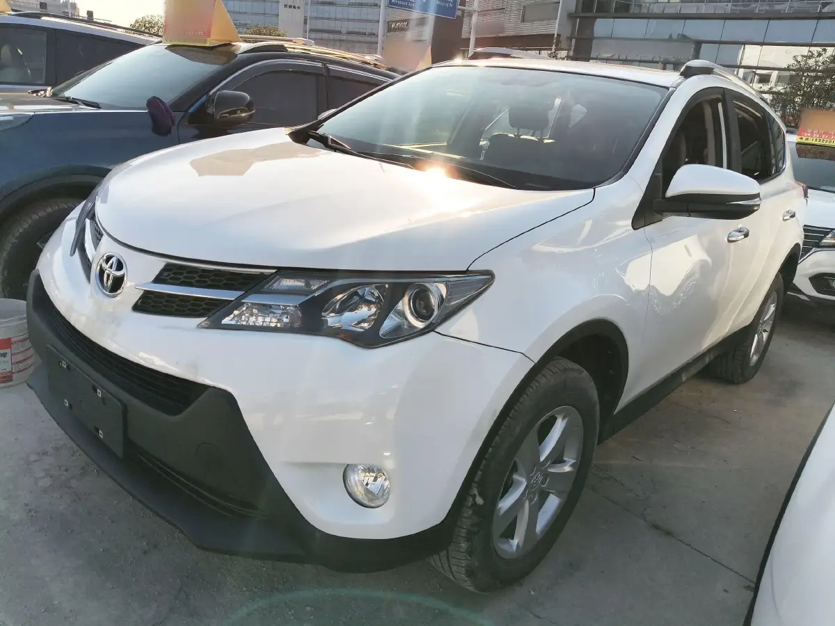 2013 Toyota RAV4 2.0L 147HP L4 CVT