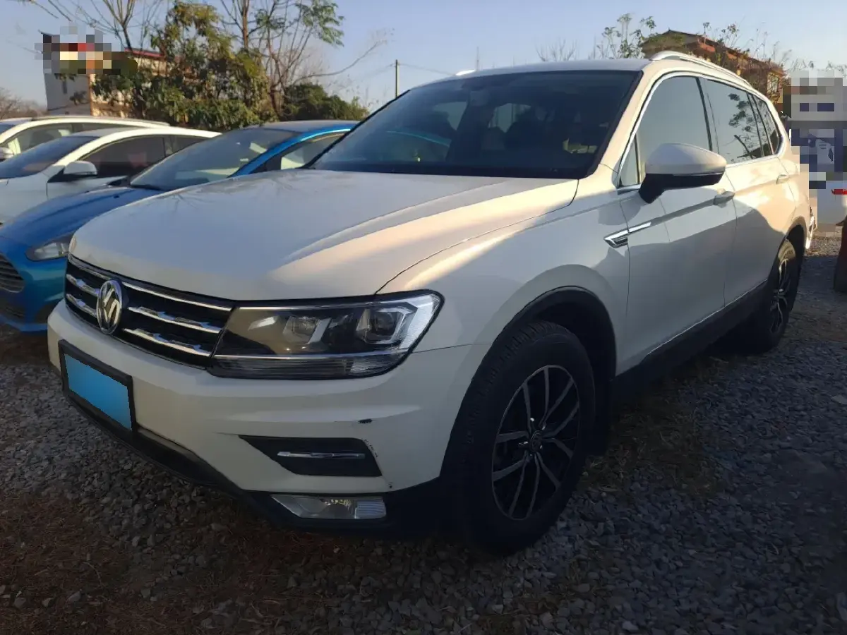 2017 Volkswagen Tiguan L 1.8T 180HP L4 7DCT
