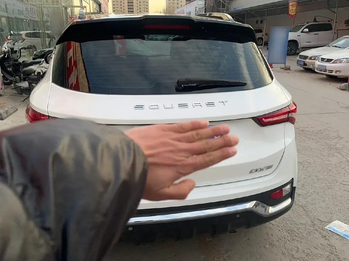 2021 Soueast DX5 1.5L 120HP L4 5MT,autocango,china used car exporter,china ev exporter,chinese used car exporter,chinese used ev exporter