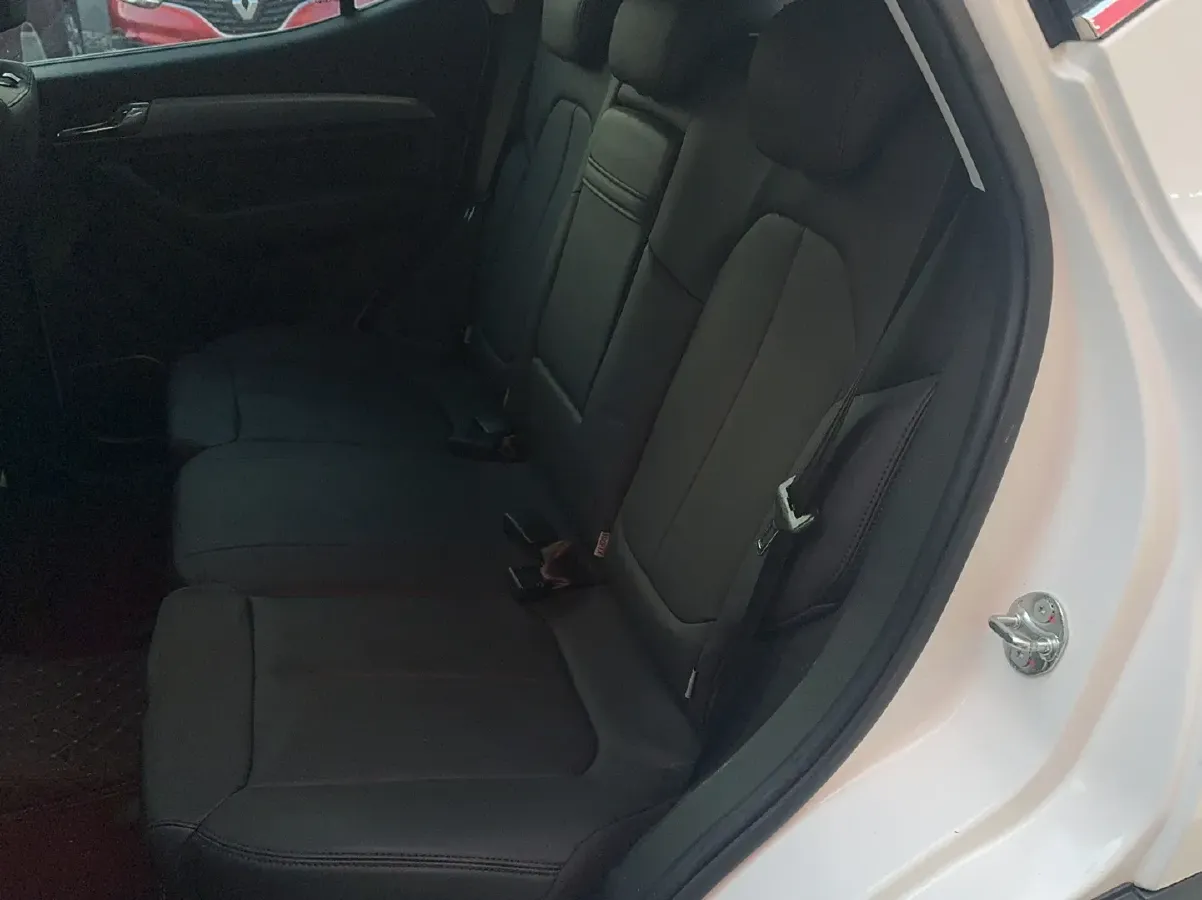 2021 Soueast DX5 1.5L 120HP L4 5MT,autocango,china used car exporter,china ev exporter,chinese used car exporter,chinese used ev exporter