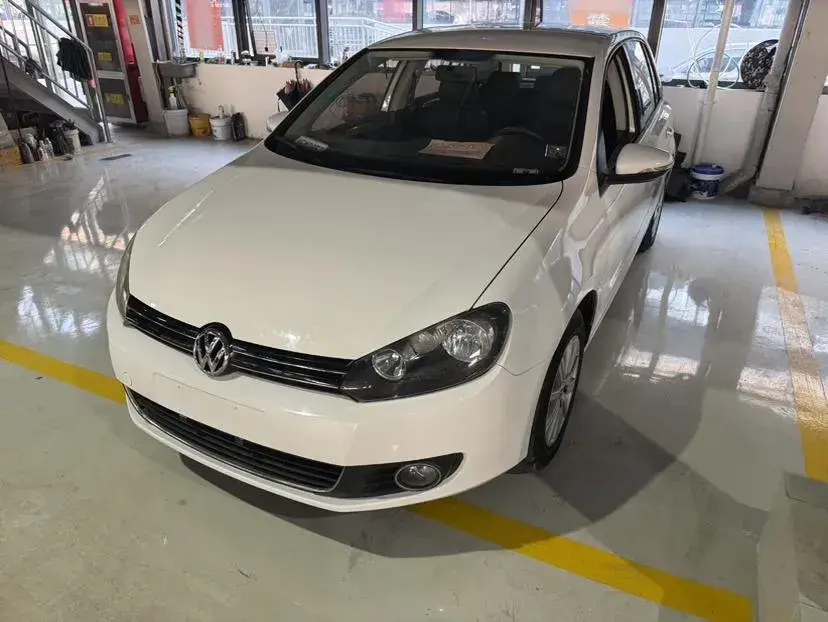 2012 Volkswagen Golf 1.6L 105HP L4 6AT