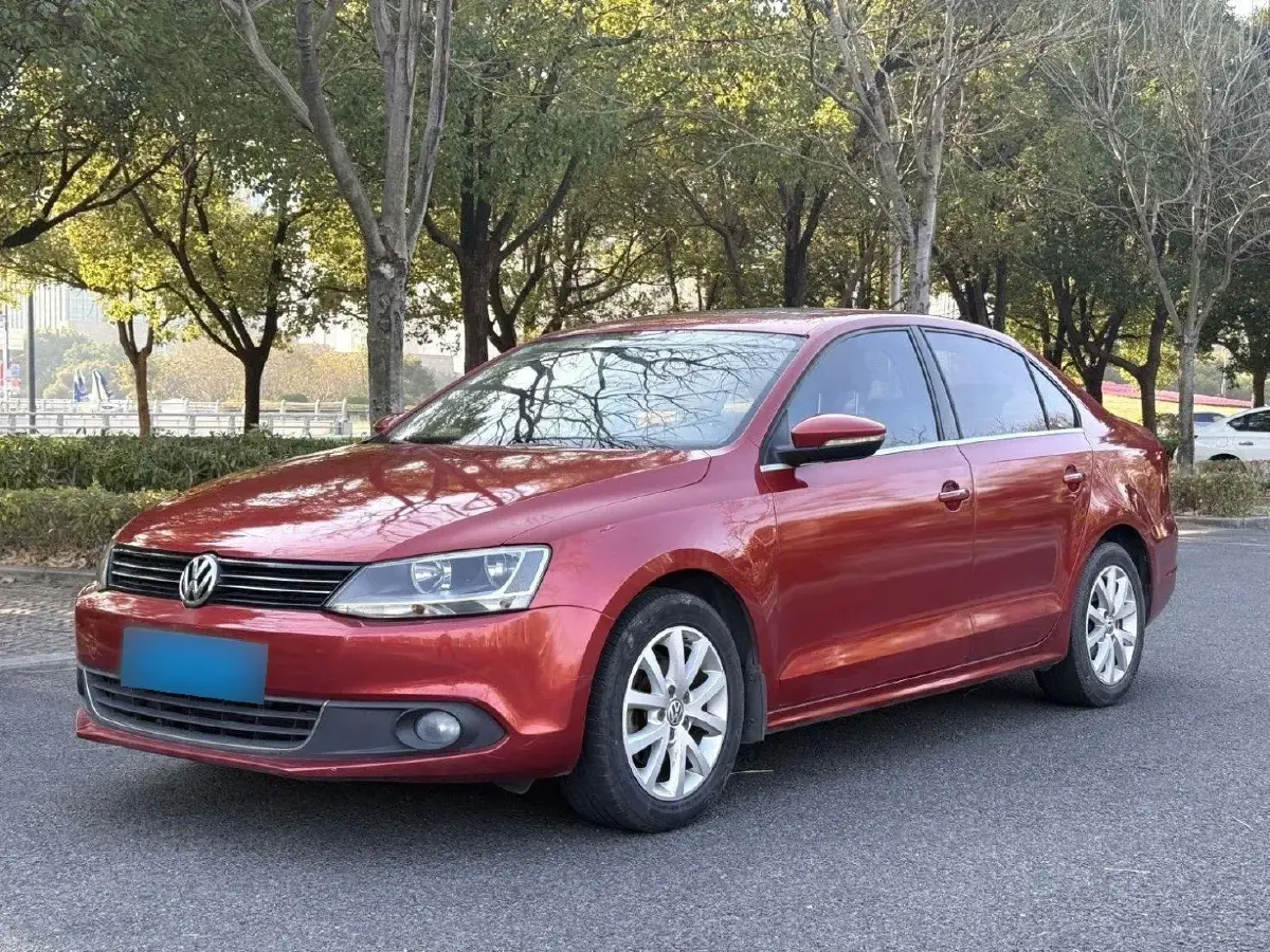 2012 Volkswagen Sagitar 1.6L 105HP L4 6AT