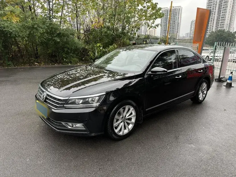 2017 Volkswagen Passat 1.8T 180HP L4 7DCT
