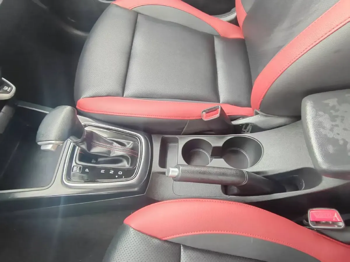 2017 Kia KX Cross 1.4L 100HP L4 6AT,autocango,china used car exporter,china ev exporter,chinese used car exporter,chinese used ev exporter