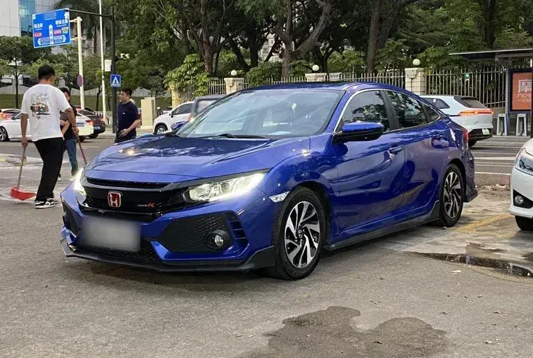 2016 Honda Civic 1.5T 177HP L4 CVT