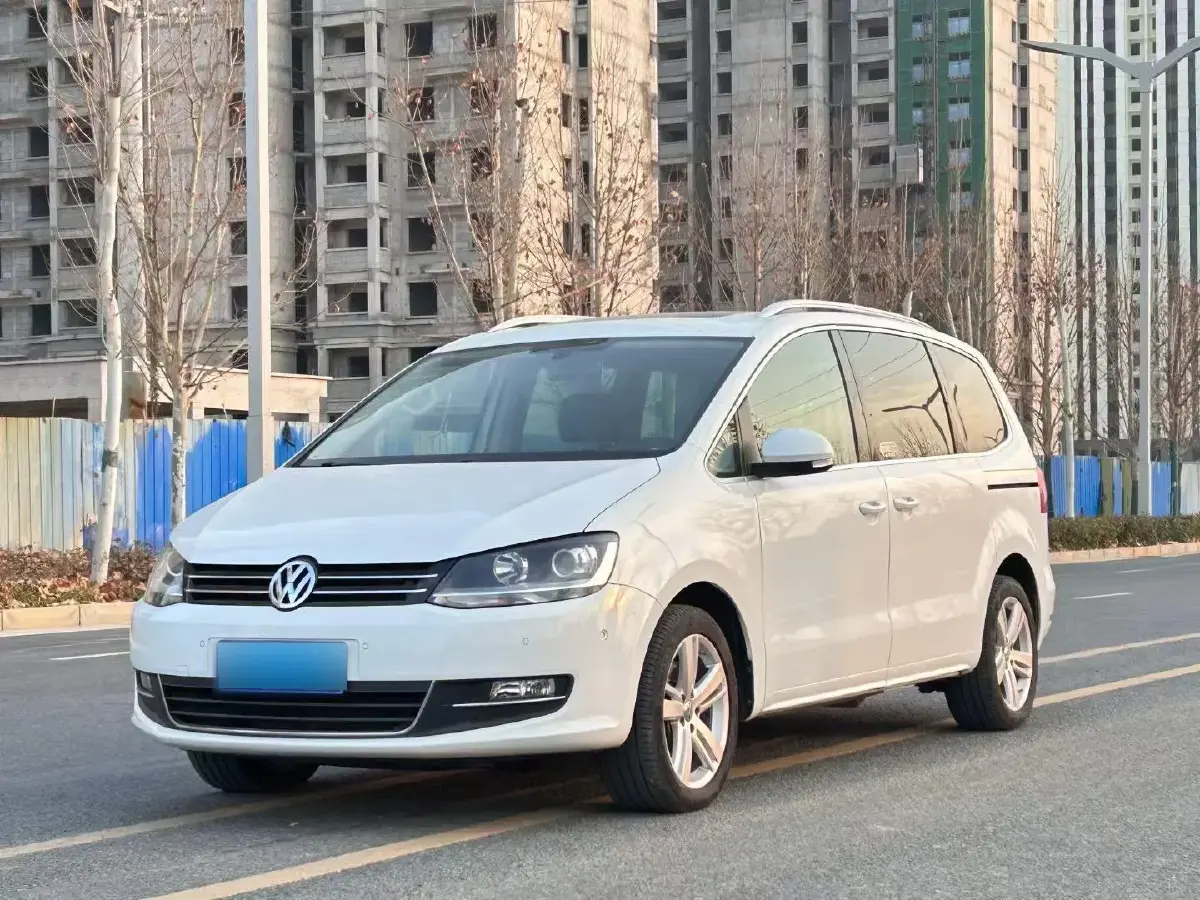 2015 Volkswagen Sharan 1.8T 160HP L4 6DCT