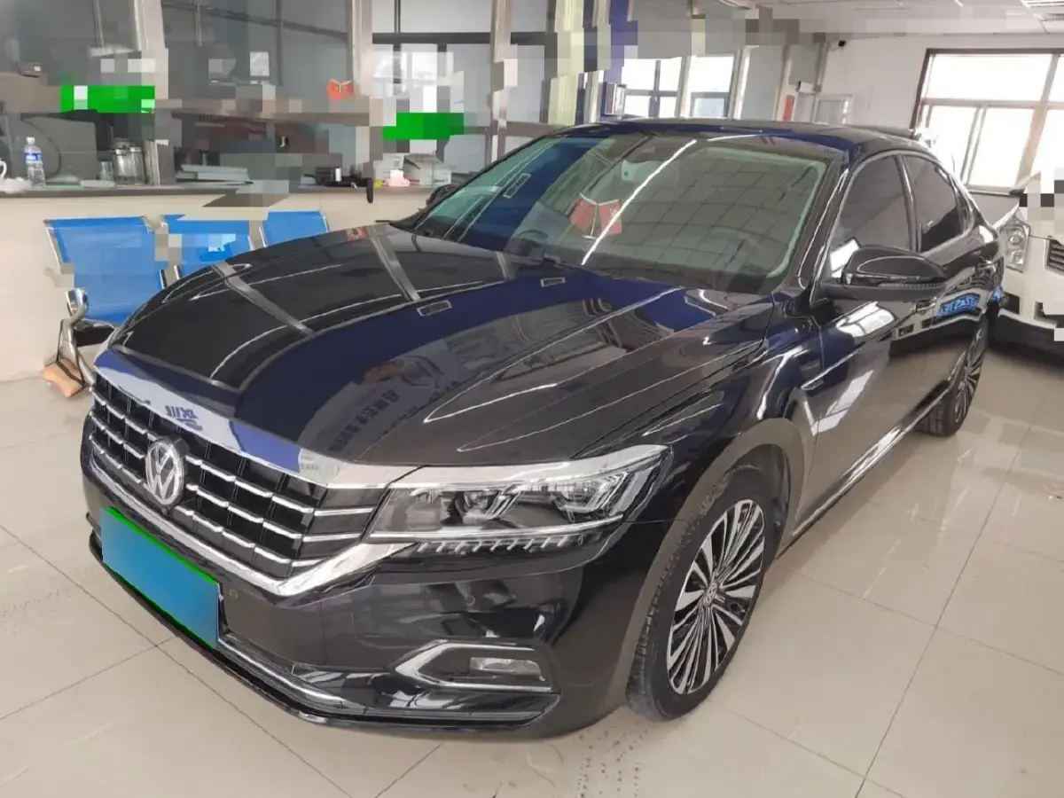 2019 Volkswagen Passat 2.0T 220HP L4 7DCT