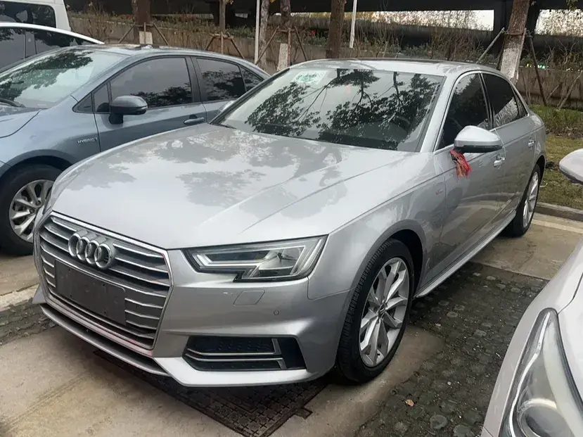 2018 Audi A4L 2.0T 190HP L4 7DCT
