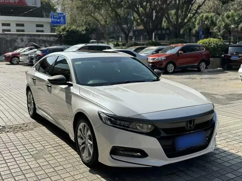 2021 Honda Accord 1.5T 194HP L4 CVT,autocango,china used car exporter,china ev exporter,chinese used car exporter,chinese used ev exporter