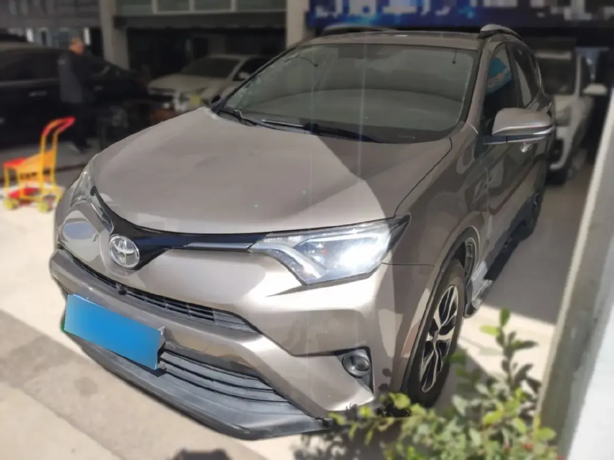 2016 Toyota RAV4 2.0L 151HP L4 CVT