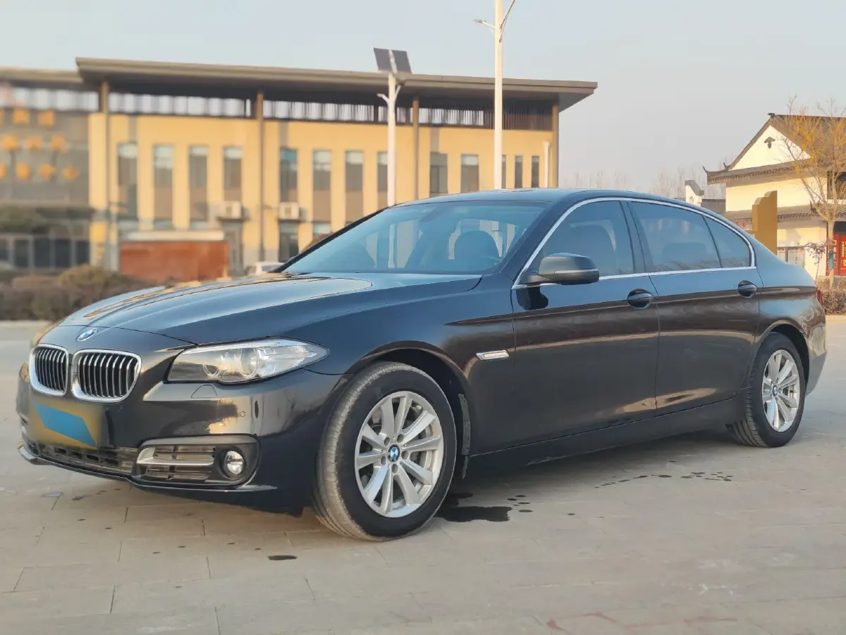 2017 BMW 5 Series 2.0T 184HP L4 8AT