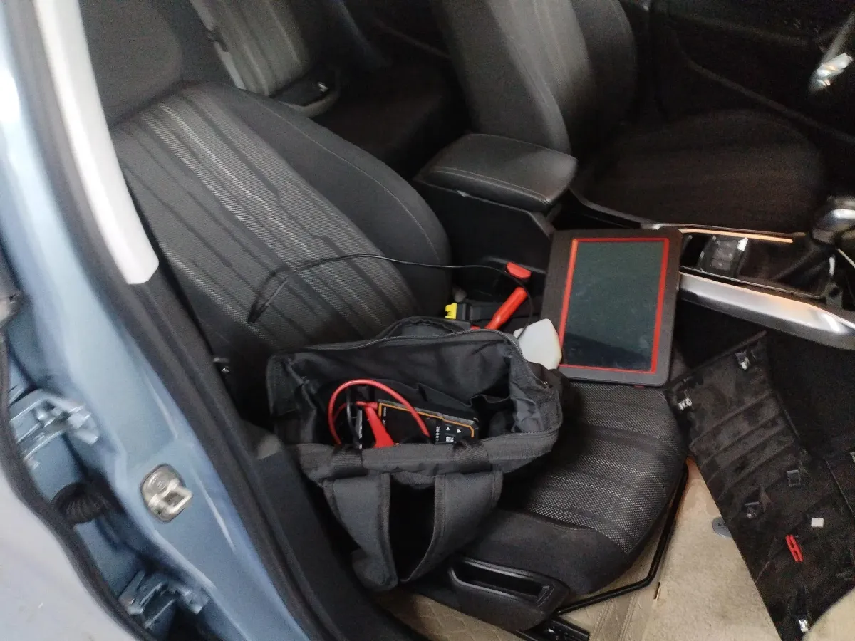 2015 Peugeot 308S 1.6T 167HP L4 6AT,autocango,china used car exporter,china ev exporter,chinese used car exporter,chinese used ev exporter