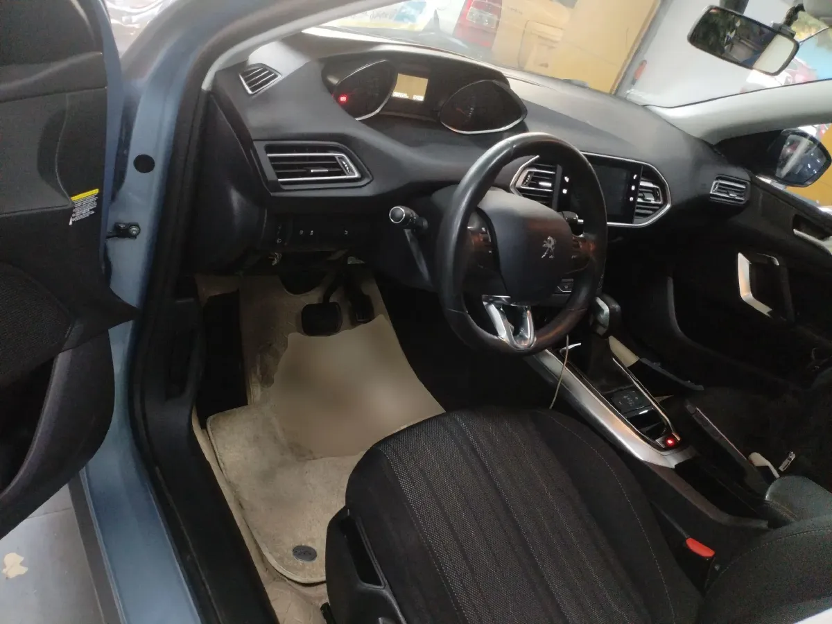 2015 Peugeot 308S 1.6T 167HP L4 6AT,autocango,china used car exporter,china ev exporter,chinese used car exporter,chinese used ev exporter