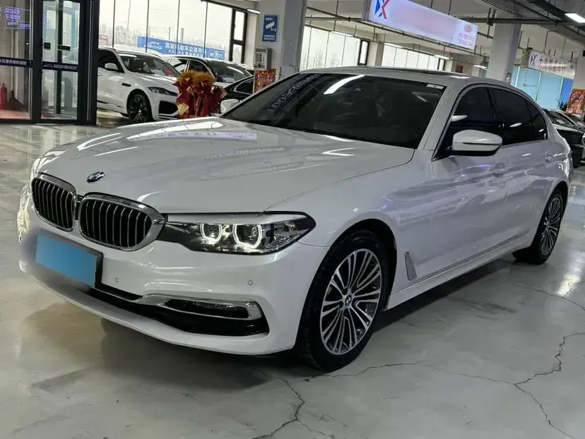 2019 BMW 5 Series 2.0T 184HP L4 8AT