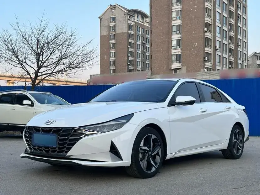 2022 Hyundai Elantra 1.5L 115HP L4 CVT