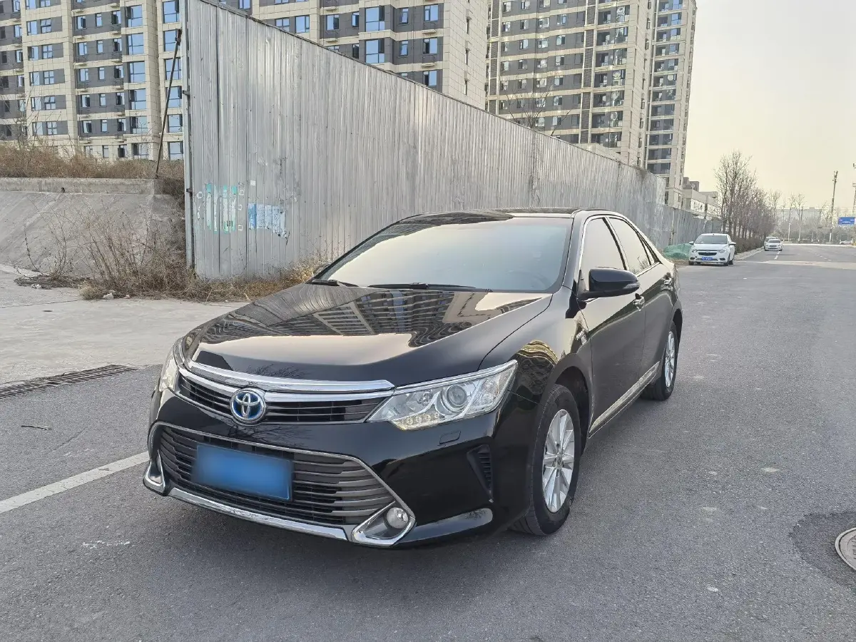 2015 Toyota Camry 2.5L 160HP L4 E-CVT Hybrid