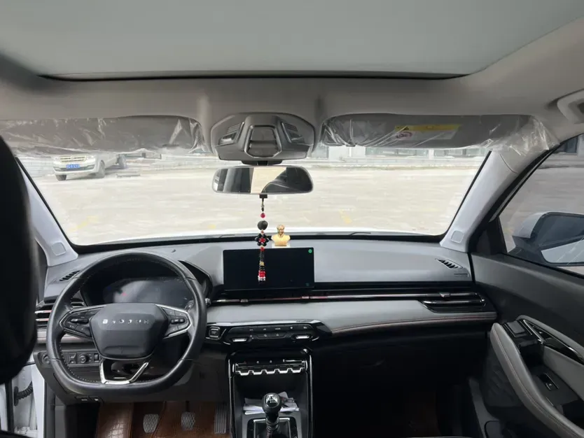 2020 BaoJun RS-3 1.5L 99HP L4 6MT,autocango,china used car exporter,china ev exporter,chinese used car exporter,chinese used ev exporter