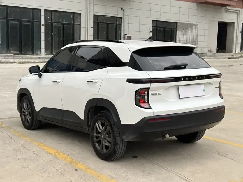 2020 BaoJun RS-3 1.5L 99HP L4 6MT,autocango,china used car exporter,china ev exporter,chinese used car exporter,chinese used ev exporter