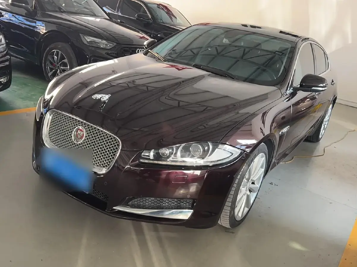 2015 Jaguar XF 2.0T 240HP L4 8AT