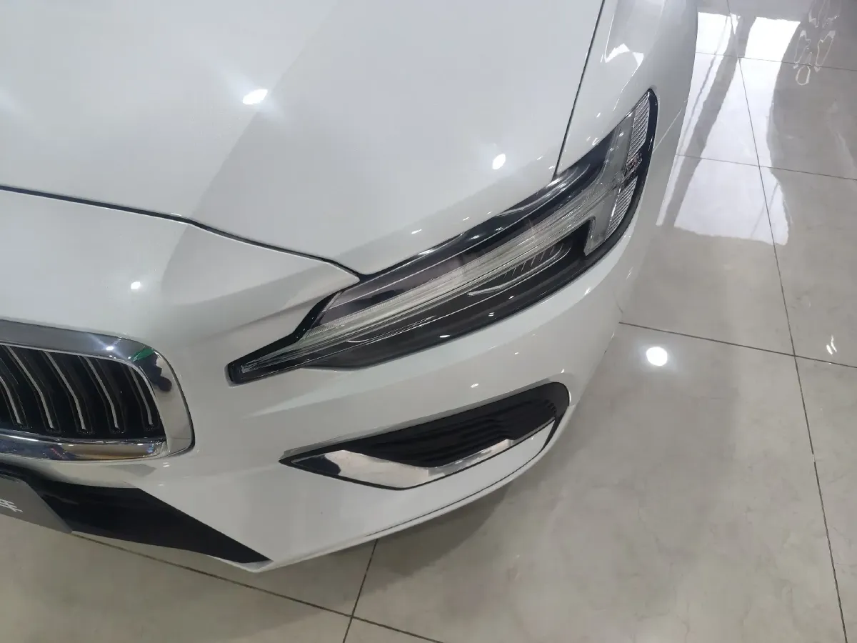 2022 Volvo S60 PHEV 2.0T 303HP L4 8AT PHEV 11.6KWH,autocango,china used car exporter,china ev exporter,chinese used car exporter,chinese used ev exporter