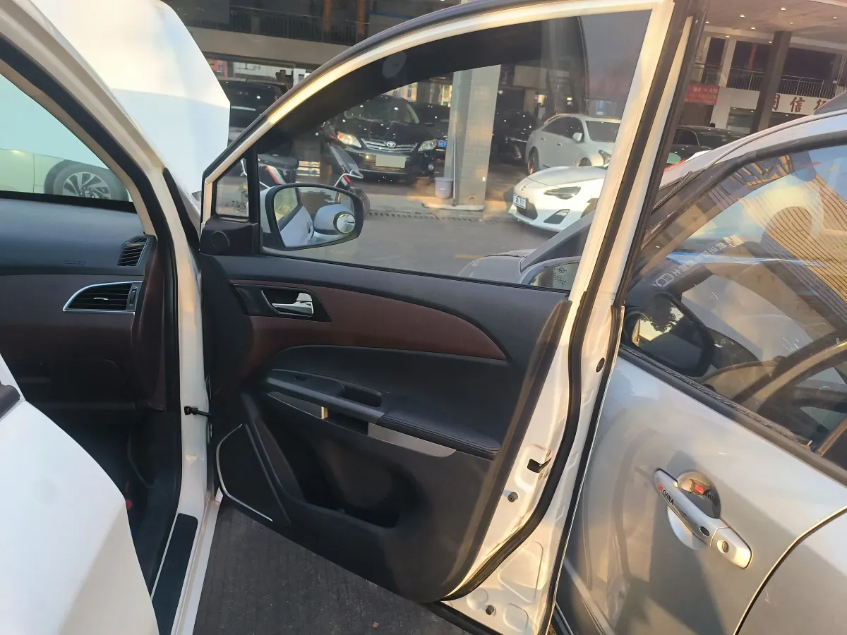 2017 HaiMa Family MPV 1.5T 156HP L4 6AT,autocango,china used car exporter,china ev exporter,chinese used car exporter,chinese used ev exporter