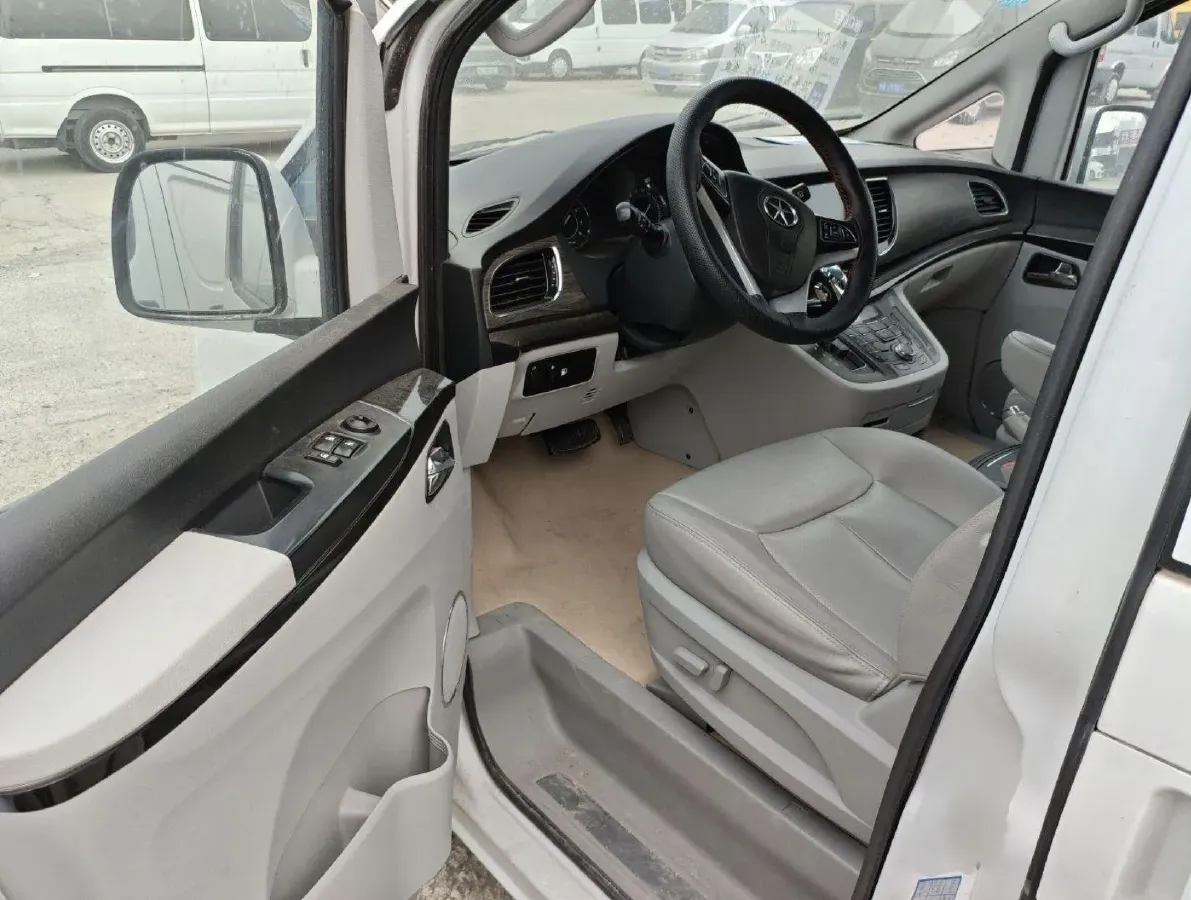 2013 JAC Refine M5 2.0T 177HP L4 5AT,autocango,china used car exporter,china ev exporter,chinese used car exporter,chinese used ev exporter
