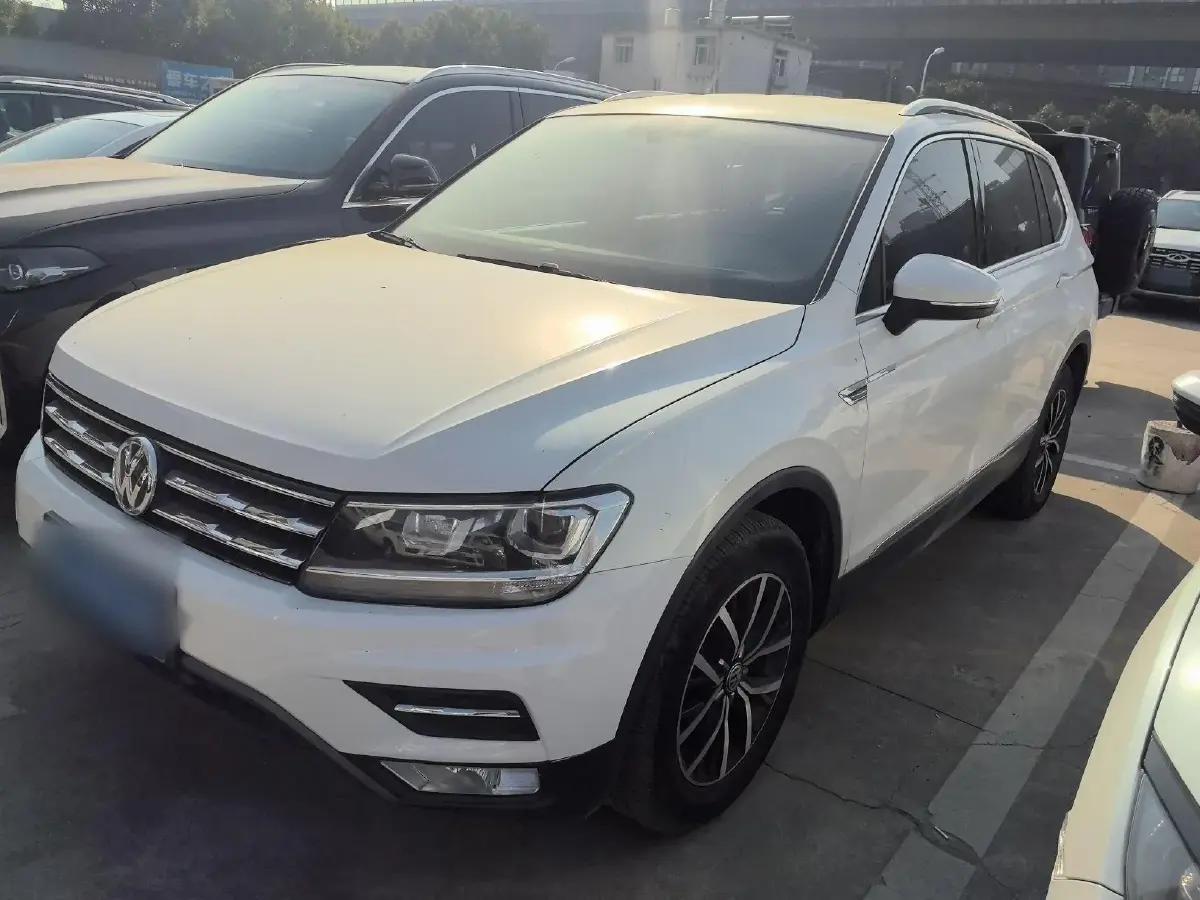 2017 Volkswagen Tiguan L 1.8T 180HP L4 7DCT