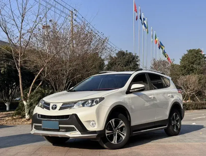 2015 Toyota RAV4 2.0L 147HP L4 CVT