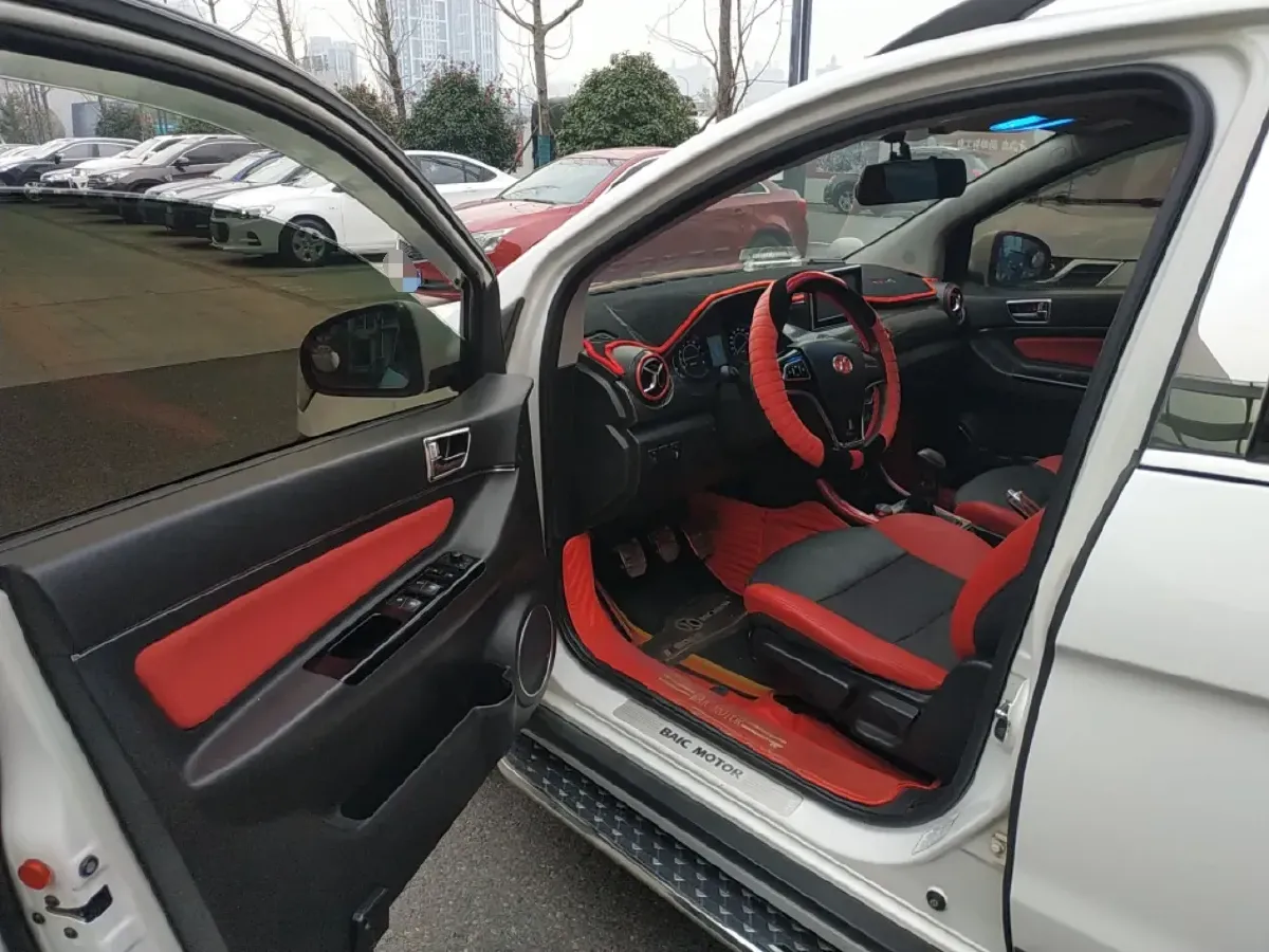 2015 BeiJing Auto Senova X25 1.5L 116HP L4 5MT,autocango,china used car exporter,china ev exporter,chinese used car exporter,chinese used ev exporter