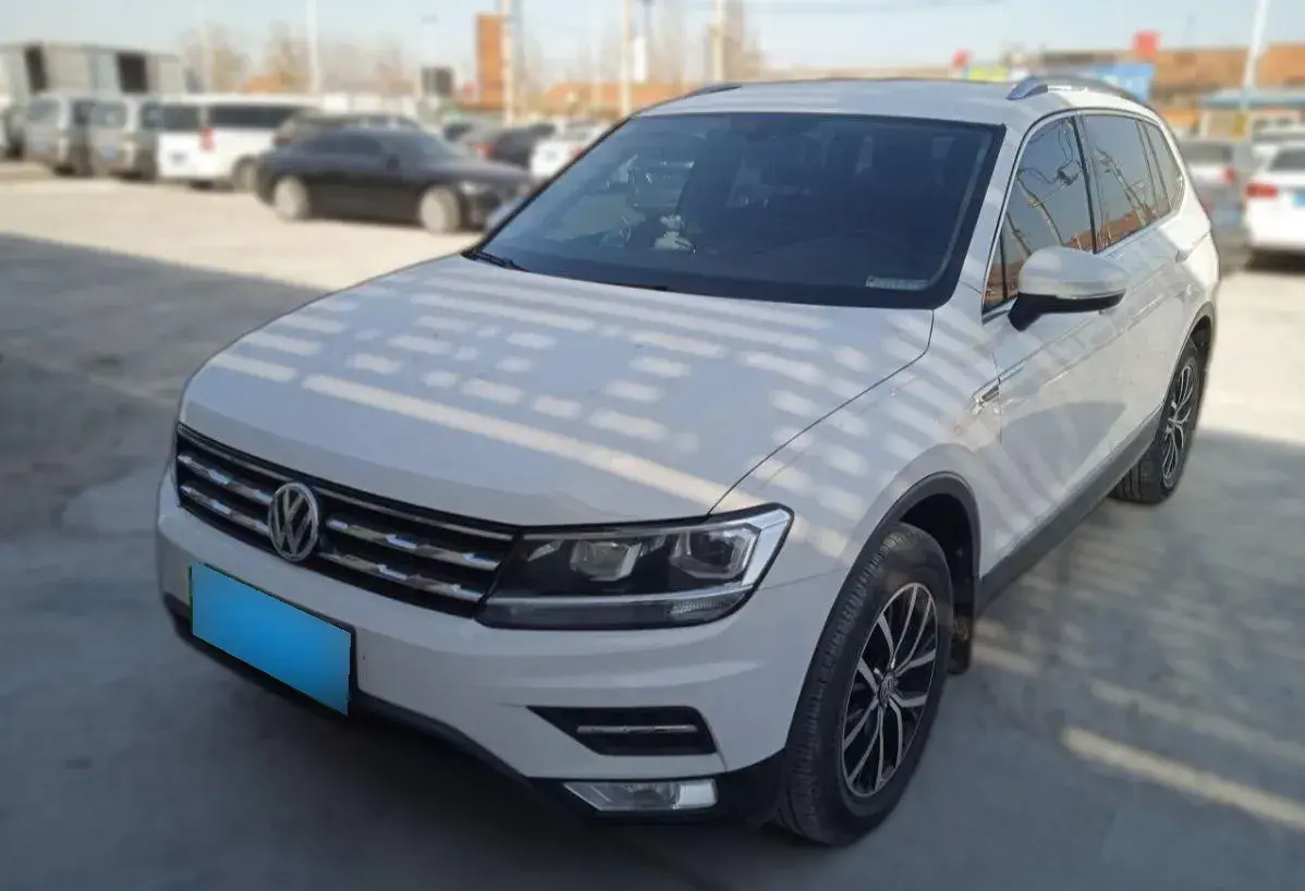 2017 Volkswagen Tiguan L 1.8T 180HP L4 7DCT