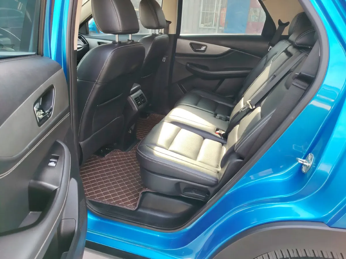 2018 DongFeng Fengon Fengon S560 1.8L 139HP L4 5MT,autocango,china used car exporter,china ev exporter,chinese used car exporter,chinese used ev exporter