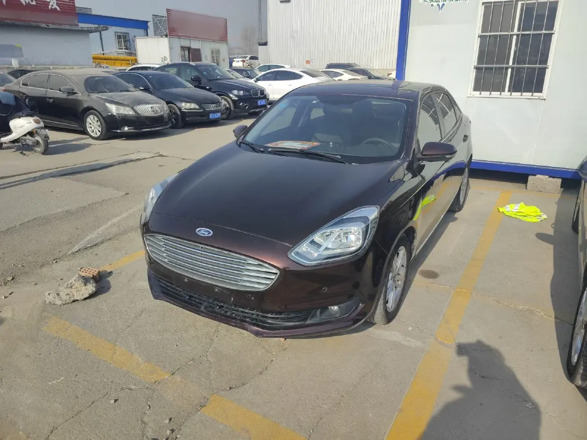 2019 Ford Escort 1.5L 122HP L3 6AT