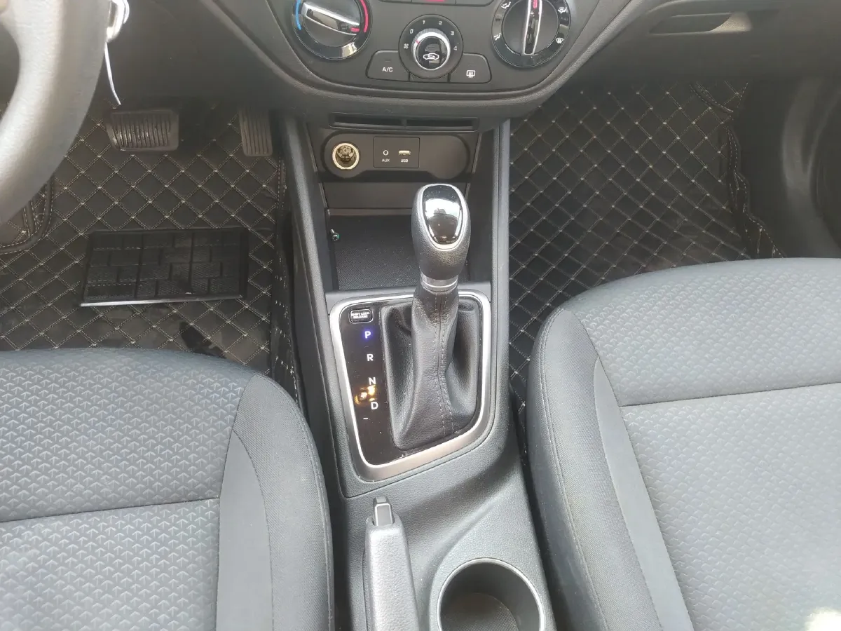 2017 Hyundai Verna RV 1.4L 100HP L4 6AT,autocango,china used car exporter,china ev exporter,chinese used car exporter,chinese used ev exporter