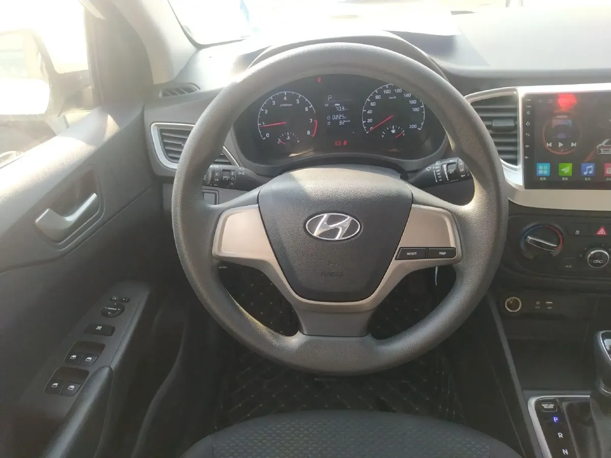 2017 Hyundai Verna RV 1.4L 100HP L4 6AT,autocango,china used car exporter,china ev exporter,chinese used car exporter,chinese used ev exporter