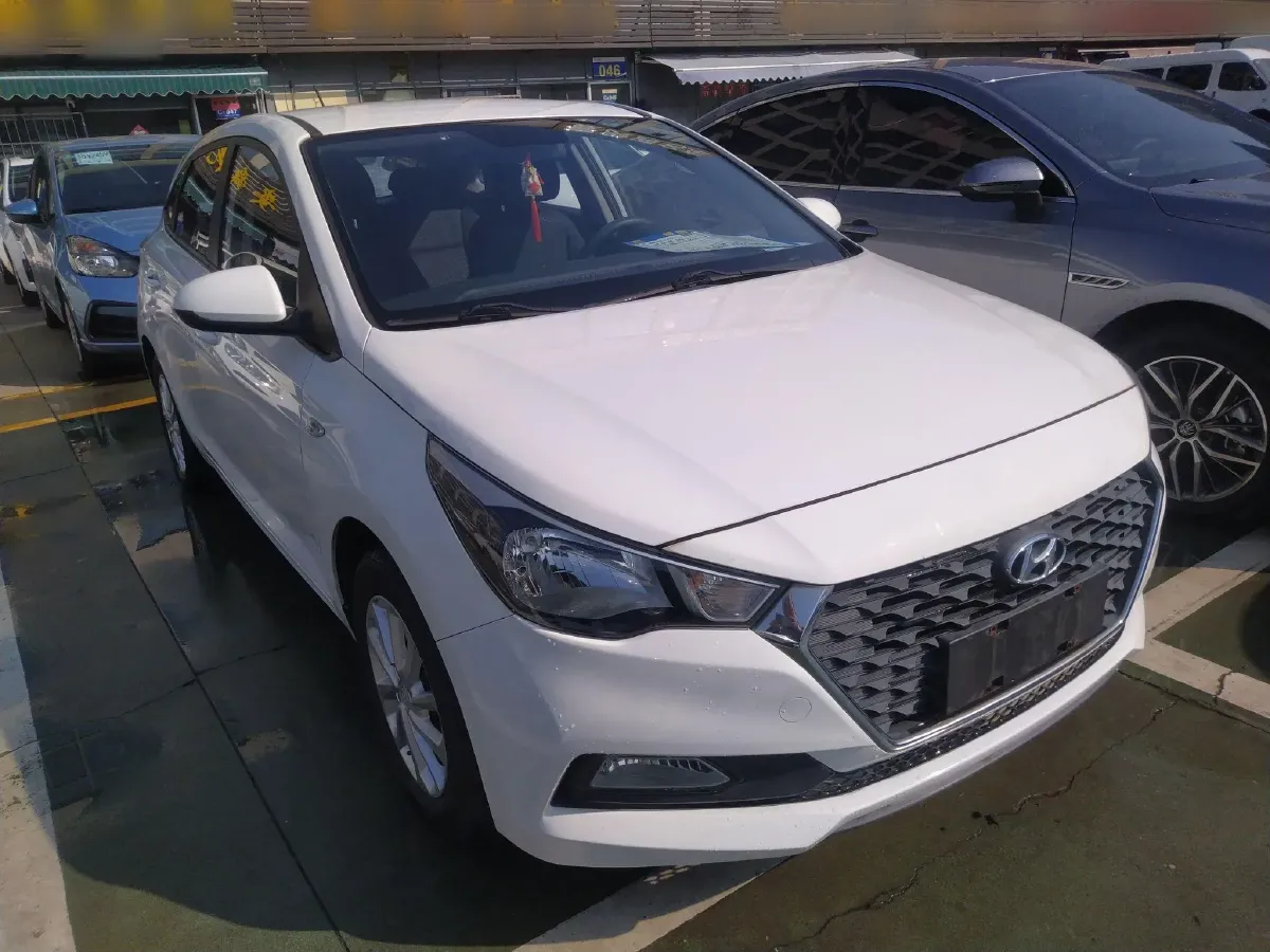 2017 Hyundai Verna RV 1.4L 100HP L4 6AT,autocango,china used car exporter,china ev exporter,chinese used car exporter,chinese used ev exporter